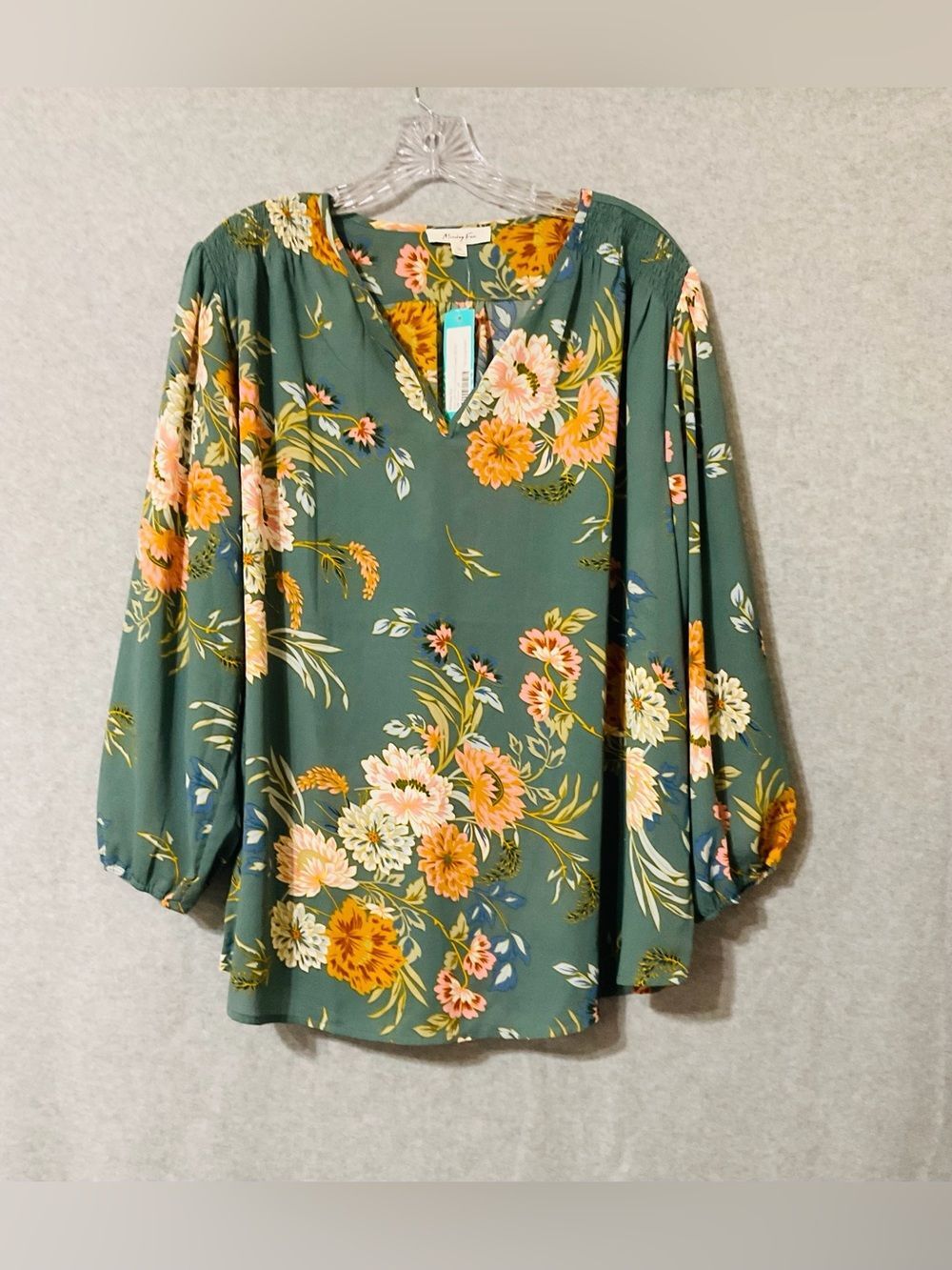 Monday fun Floral V-Neck Poet Sleeve Top - Green Sz 2Xl